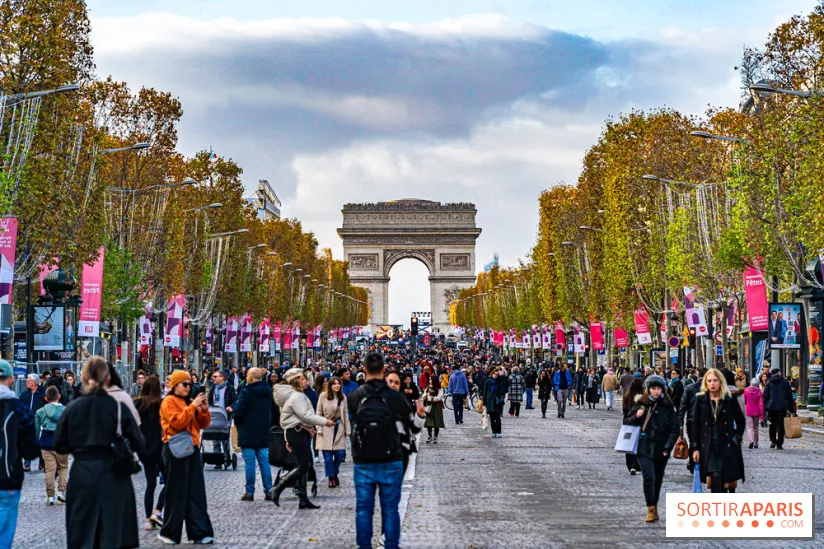 Paris (Franța): Bulevardul Champs-Élysées este transformat periodic în zonă pietonală, devenind un spațiu masiv pentru evenimente de fitness, yoga în aer liber și curse de ciclism organizate în parteneriat cu asociații sportive din comunitate. Sursa foto: sortiraparis.com