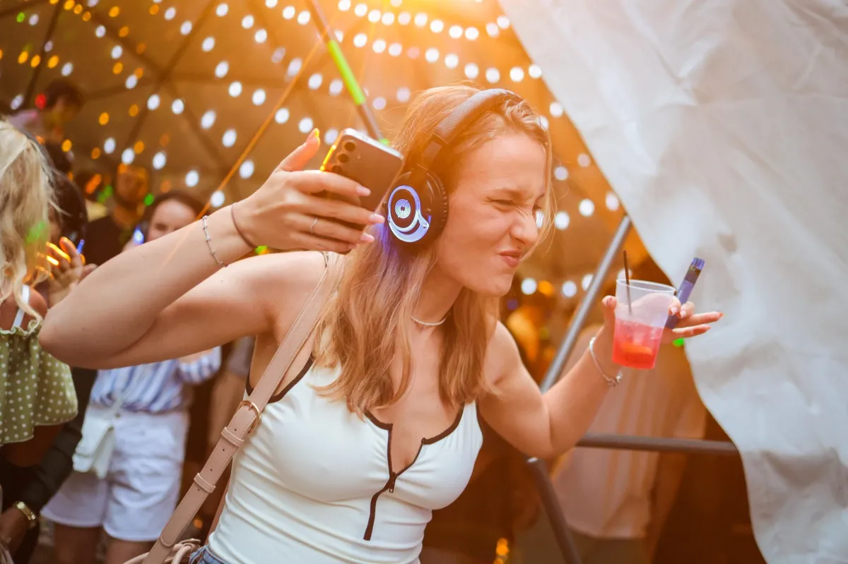Nopți de vară în Parcul Civic, cu Silent Disco by Flight Festival, la Ziua Timișoarei