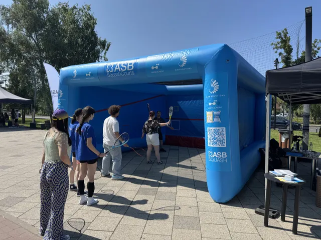 Școala de Squash în oraș